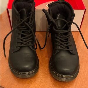 Hunter Kids Fuchsia and Black Boots